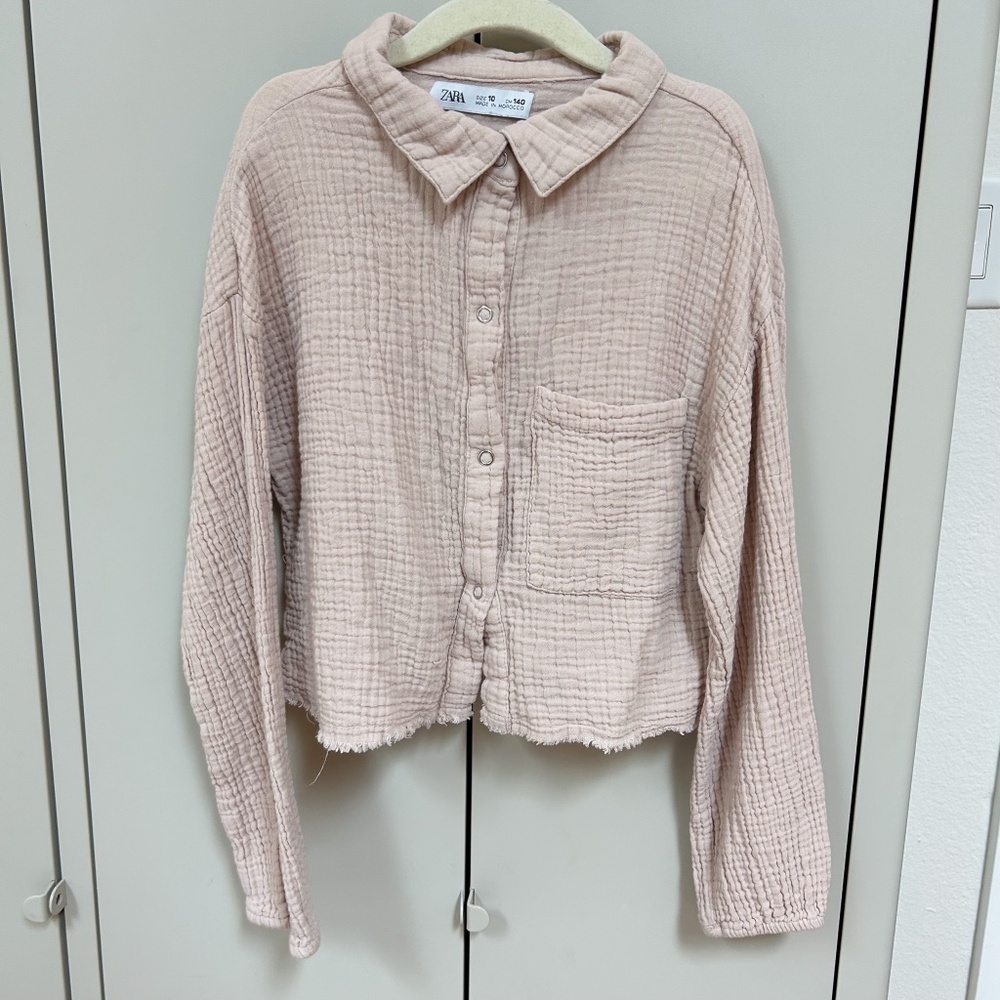 ZARA Kids Girl taupe neutral Button up crop long sleeve shirt, Sz 10 - beach